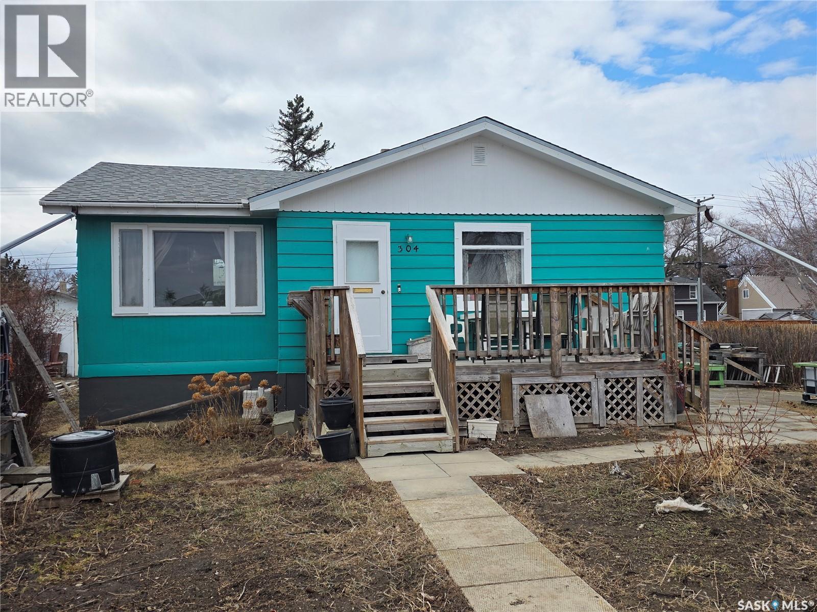 304 7Th Avenue Se, Swift Current, SK - Outdoor