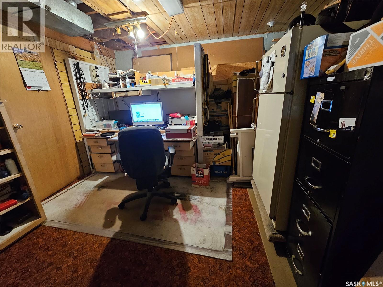 304 7Th Avenue Se, Swift Current, SK - Indoor Photo Showing Other Room