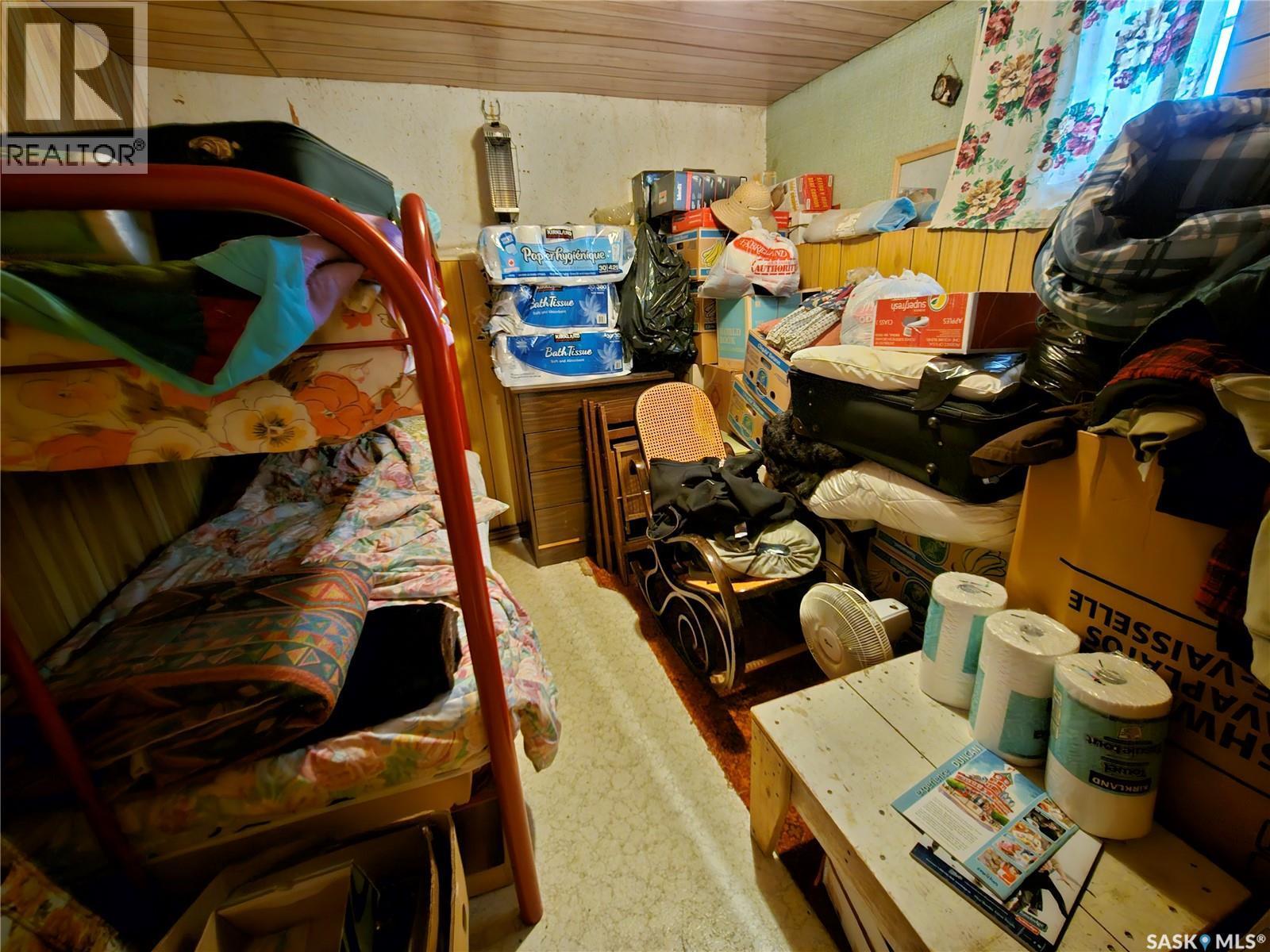 304 7Th Avenue Se, Swift Current, SK - Indoor Photo Showing Other Room