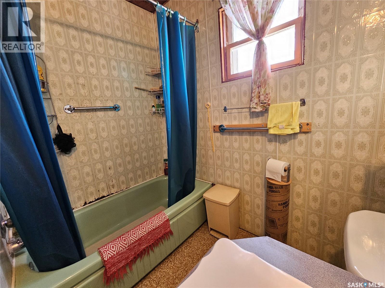 304 7Th Avenue Se, Swift Current, SK