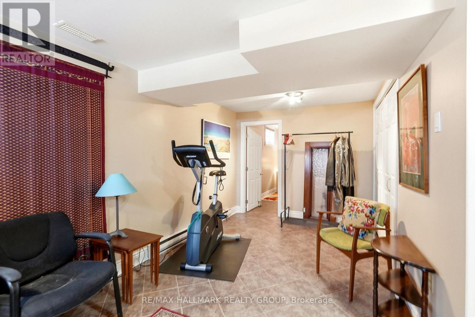 53 Scrivens Street, Ottawa, ON - Indoor Photo Showing Gym Room