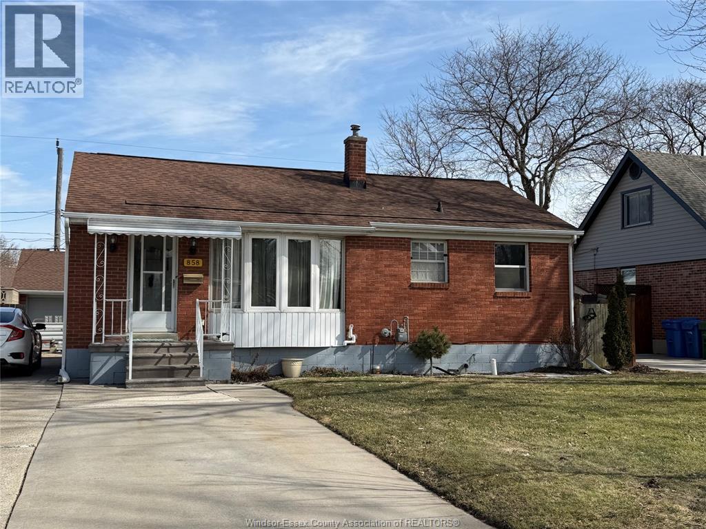 858 Laporte, Windsor, ON - Outdoor