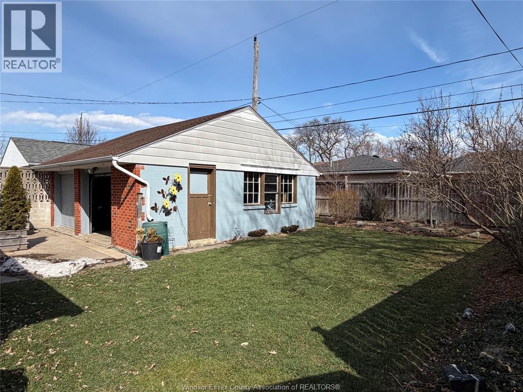 858 Laporte, Windsor, ON - Outdoor