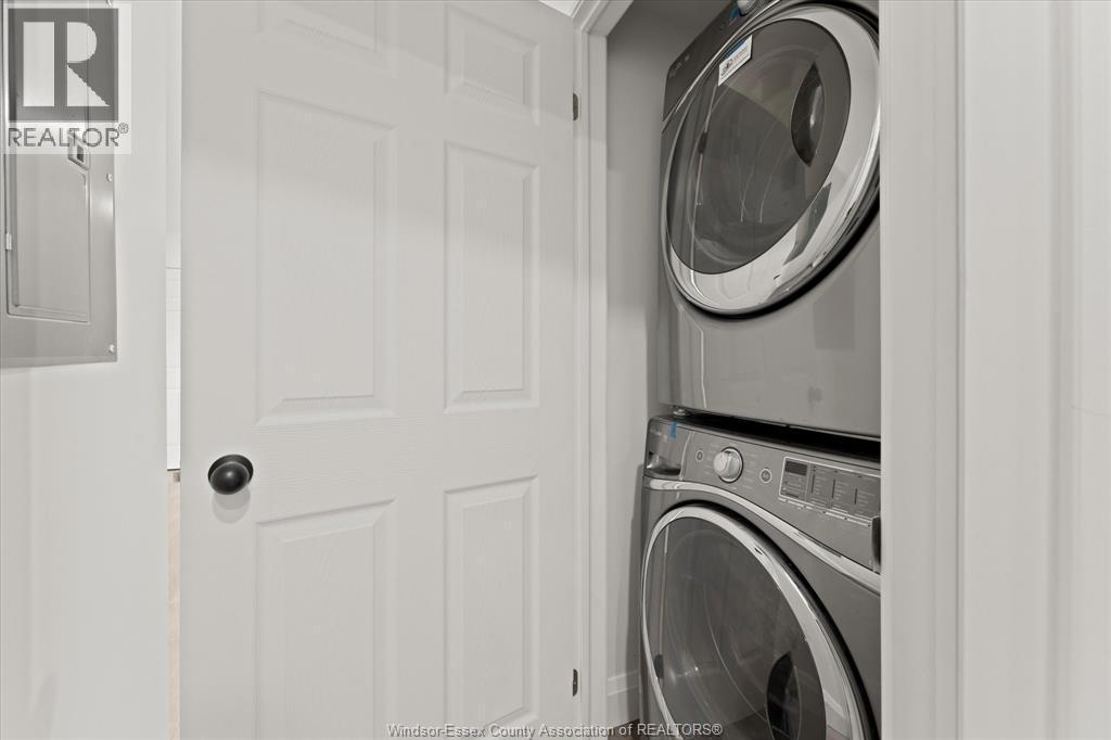 702 Pierre, Windsor, ON - Indoor Photo Showing Laundry Room