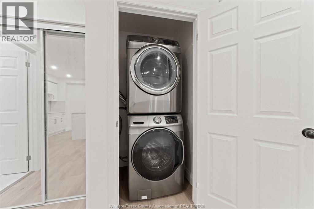 702 Pierre, Windsor, ON - Indoor Photo Showing Laundry Room