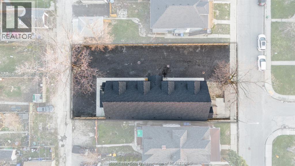 702 Pierre, Windsor, ON -