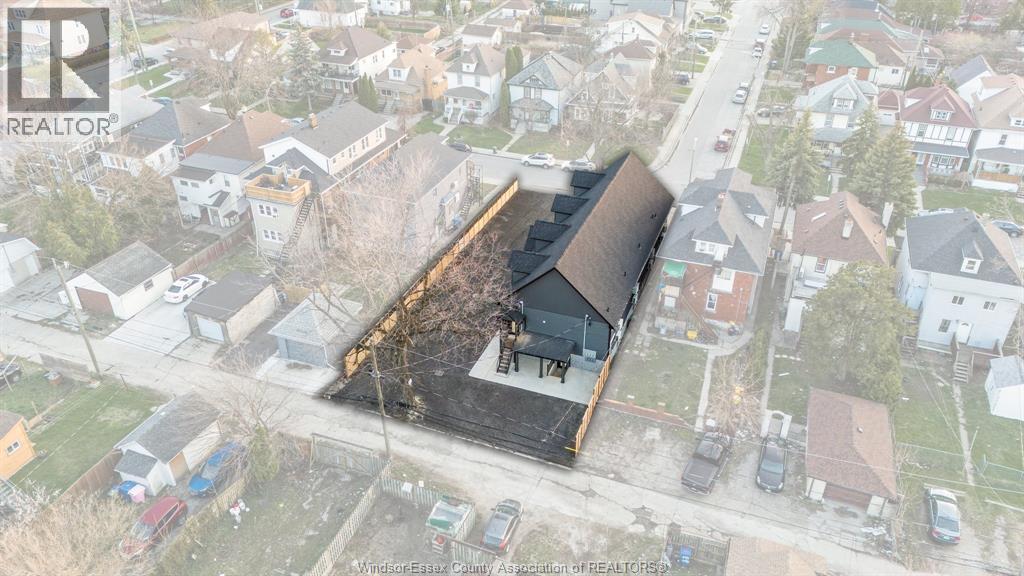 702 Pierre, Windsor, ON -