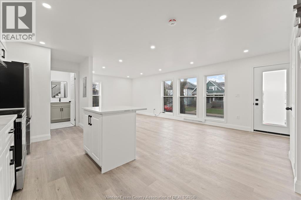 702 Pierre, Windsor, ON - Indoor