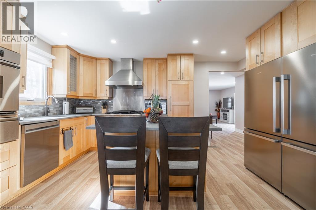 53 Third Road E, Hamilton, ON - Indoor Photo Showing Kitchen