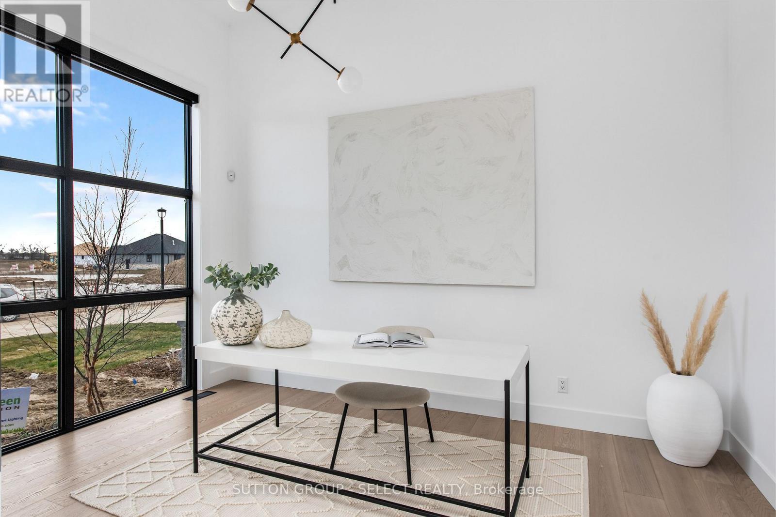 102 Silver Maple Circle, Thames Centre, ON - Indoor Photo Showing Other Room