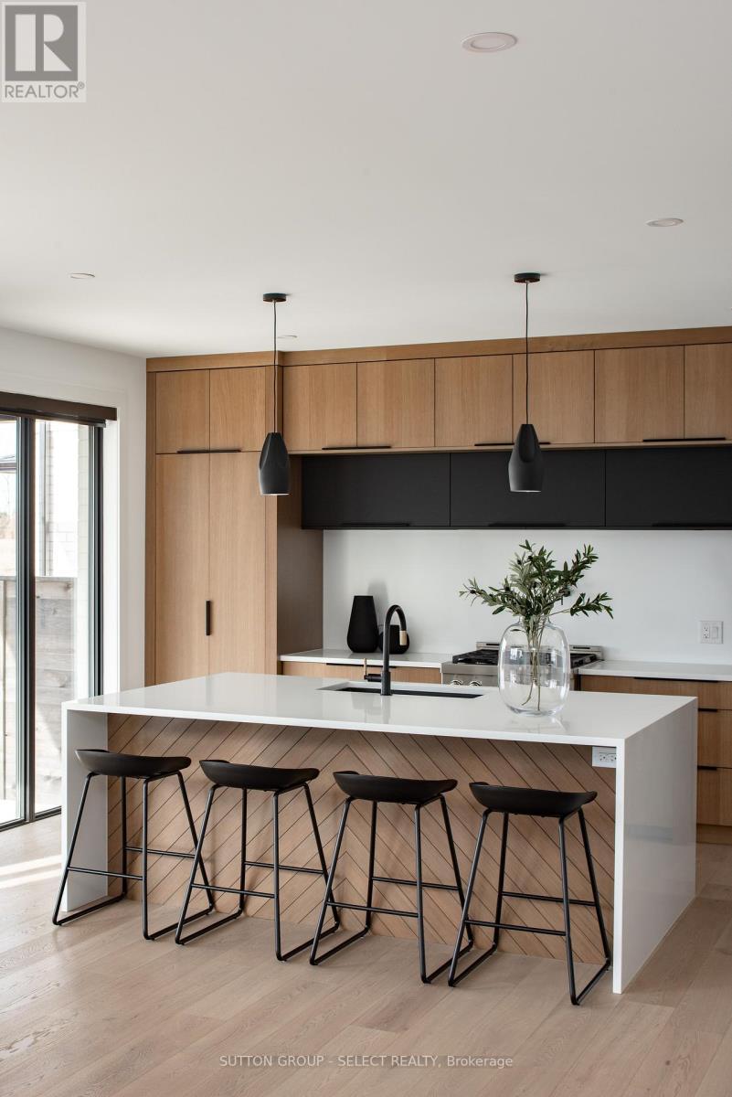 102 Silver Maple Circle, Thames Centre, ON - Indoor Photo Showing Office