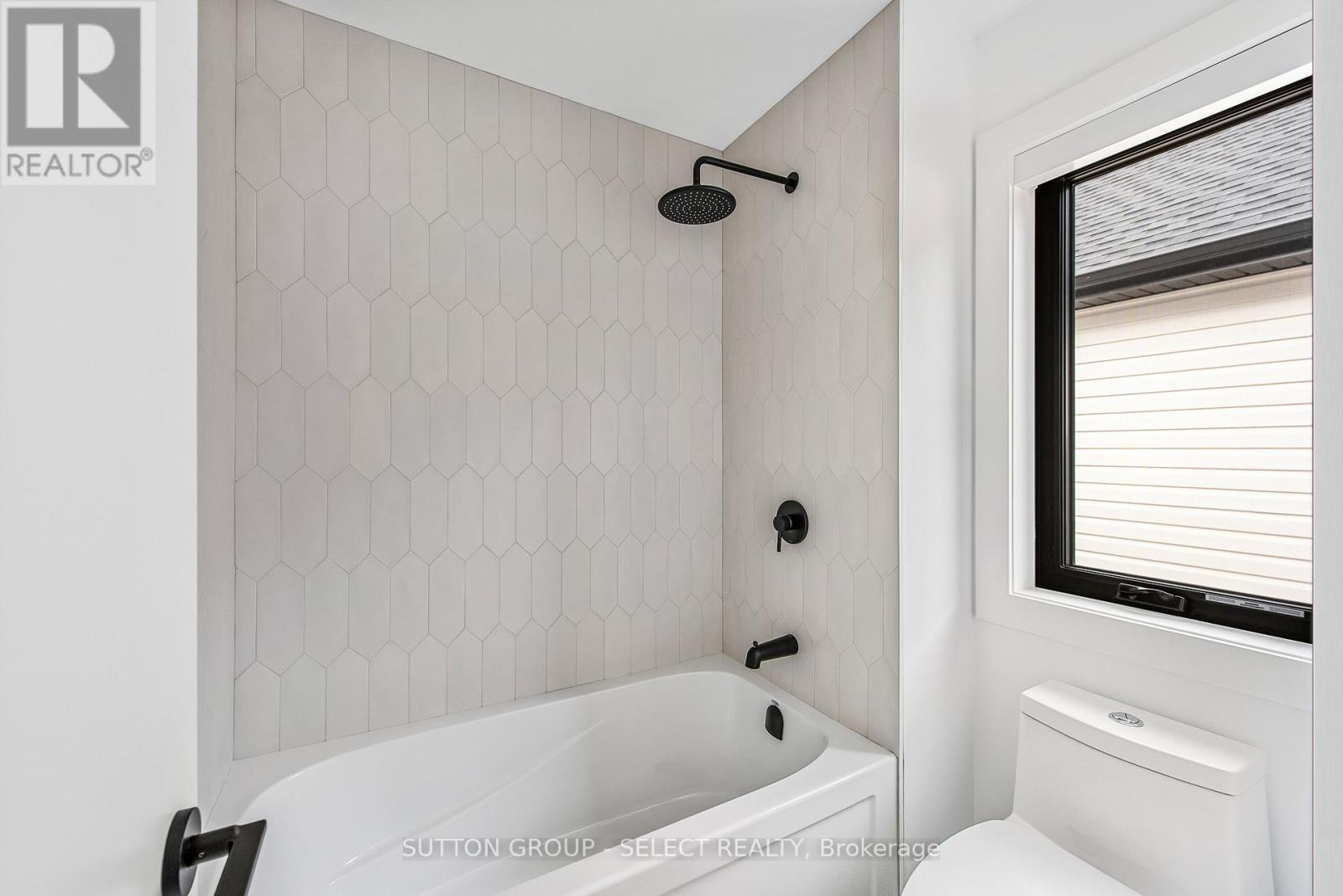 4368 Green Bend Road, London South (South V), ON - Indoor Photo Showing Bathroom