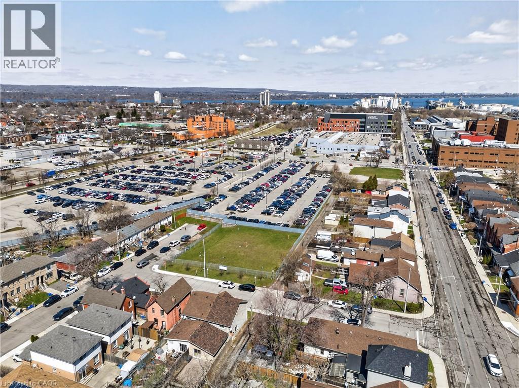 View of property location featuring nearby urban area - 216 Robert Street, Hamilton, ON - Outdoor With View