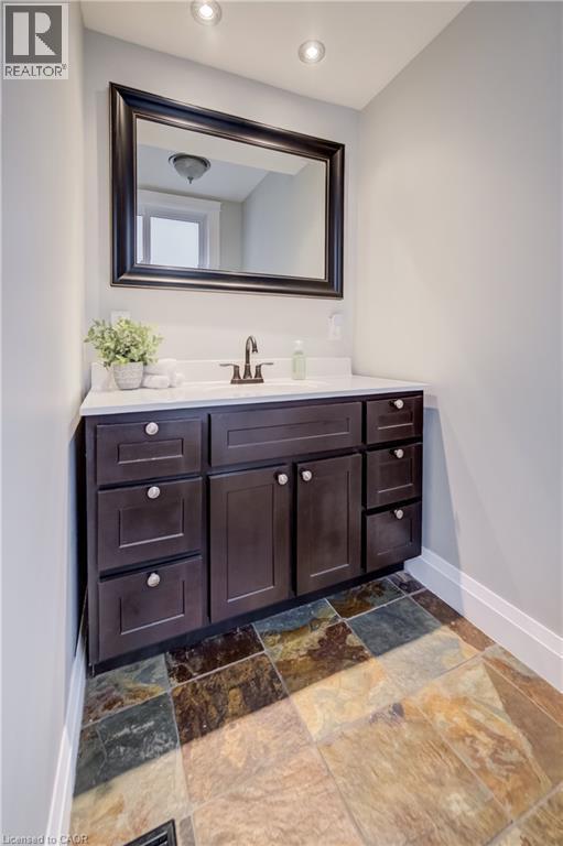 25 John Street, Cambridge, ON - Indoor Photo Showing Other Room