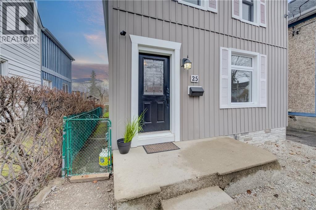 25 John Street, Cambridge, ON - Outdoor With Exterior