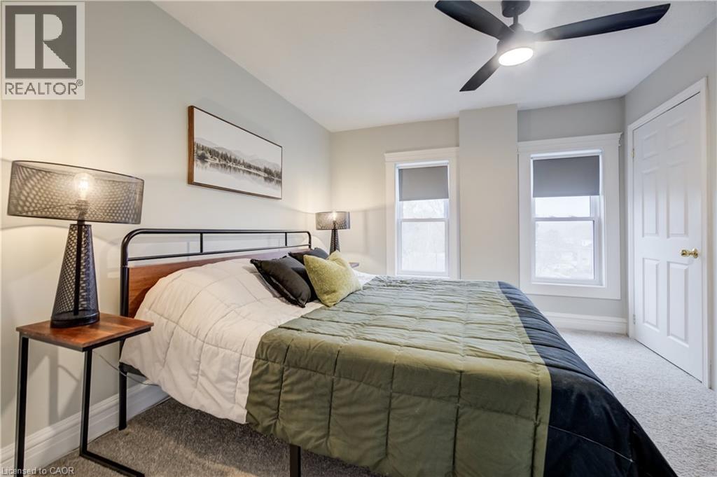 25 John Street, Cambridge, ON - Indoor Photo Showing Bedroom