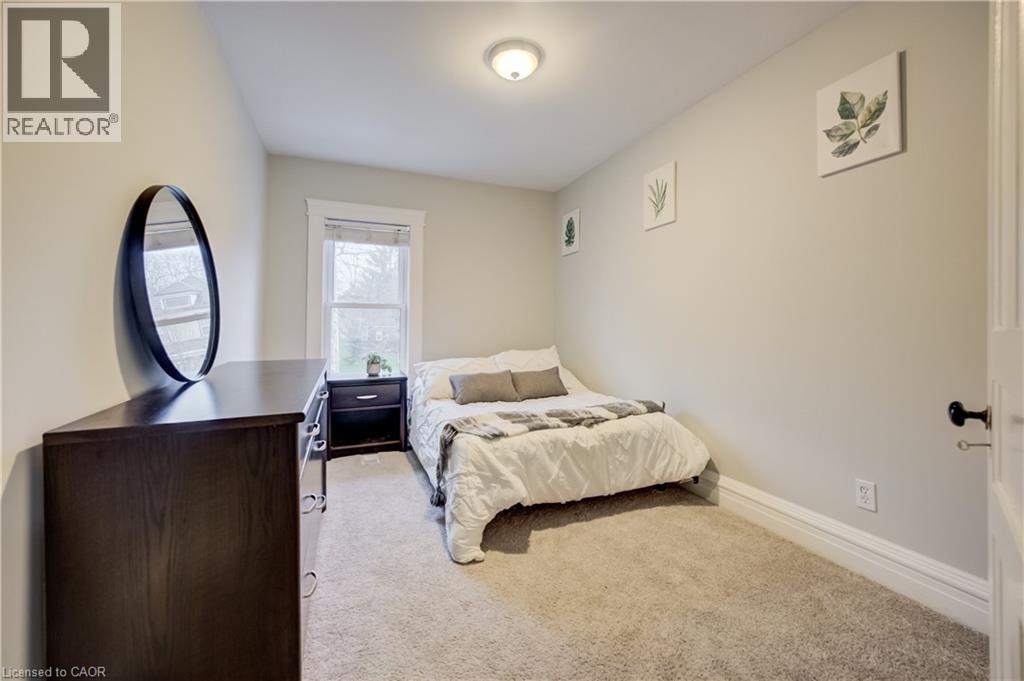 25 John Street, Cambridge, ON - Indoor Photo Showing Bedroom