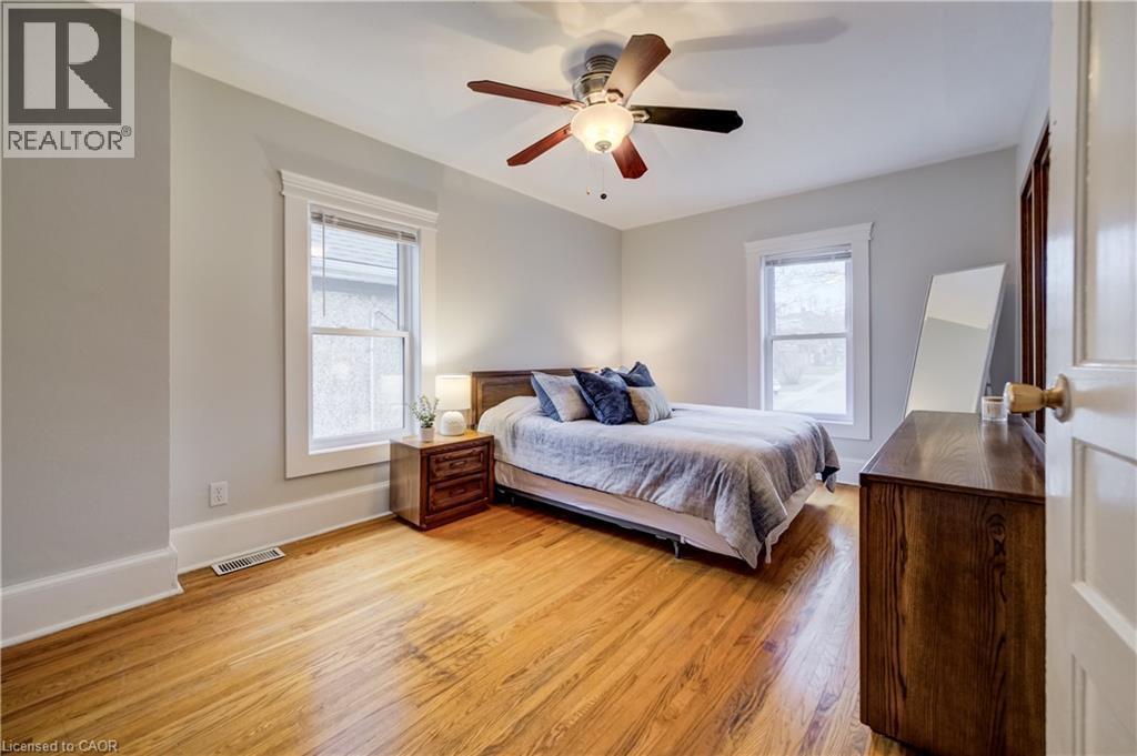 25 John Street, Cambridge, ON - Indoor Photo Showing Bedroom