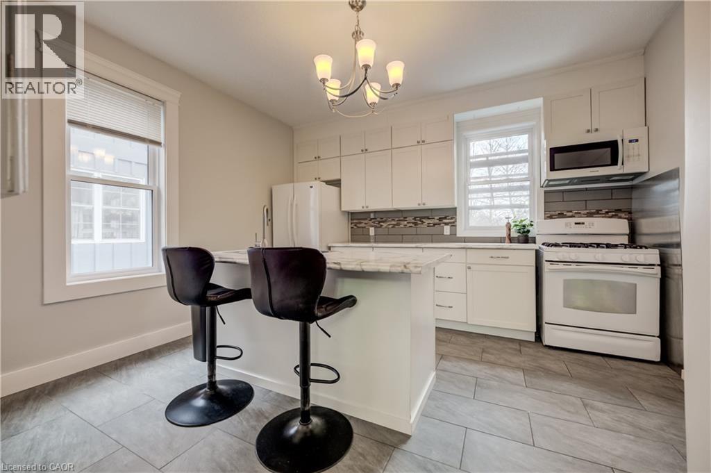 25 John Street, Cambridge, ON - Indoor Photo Showing Kitchen