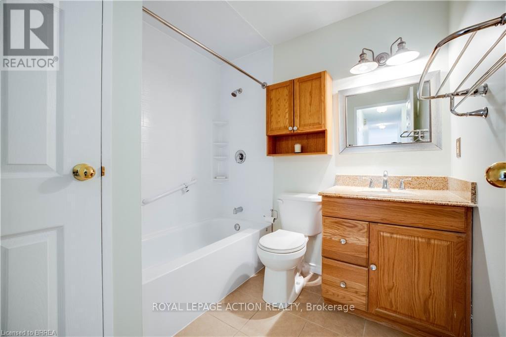 501 - 65 Highland Crescent, Kitchener, ON - Indoor Photo Showing Bathroom