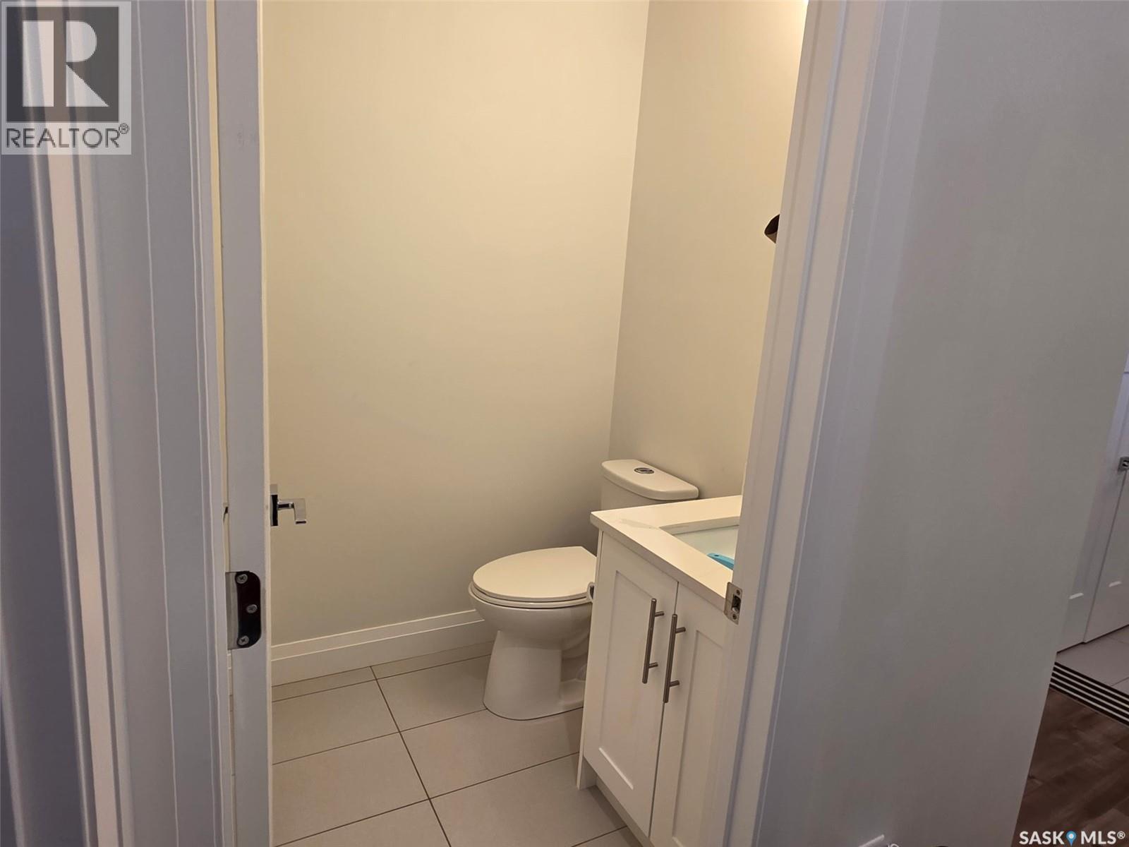 4118 Diefenbaker Drive, Saskatoon, SK - Indoor Photo Showing Bathroom
