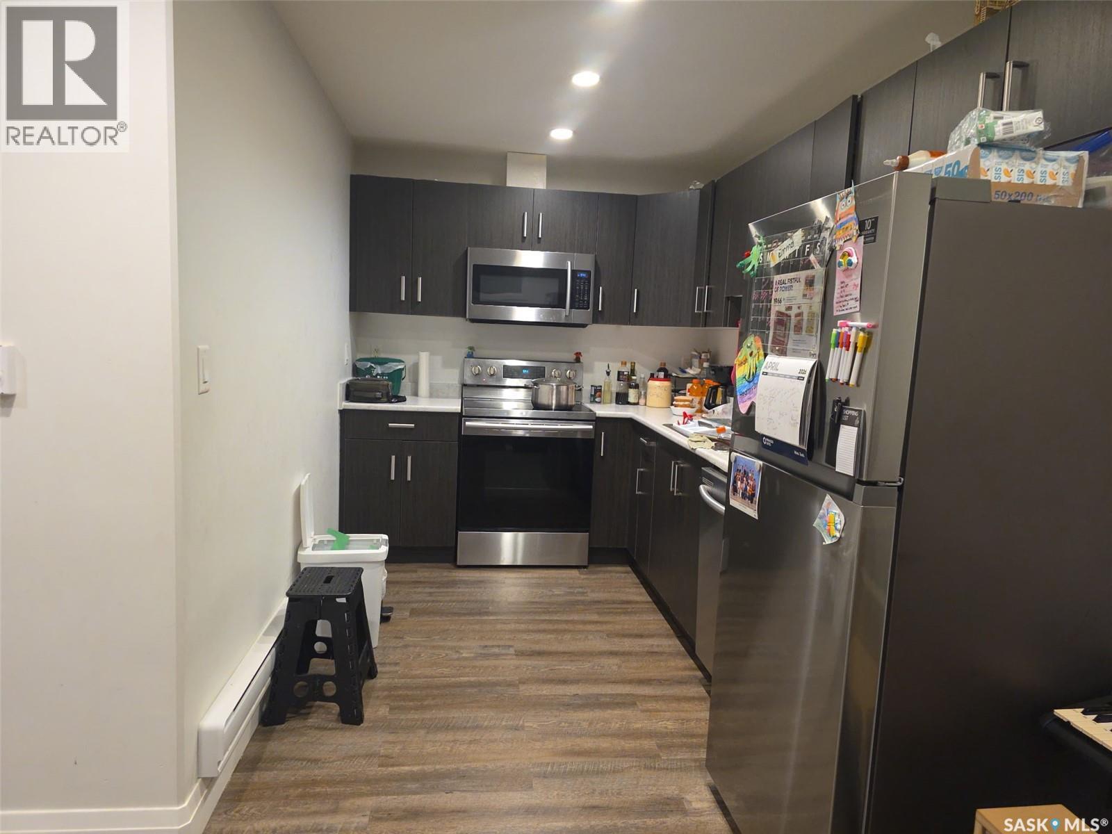4118 Diefenbaker Drive, Saskatoon, SK - Indoor Photo Showing Kitchen With Upgraded Kitchen