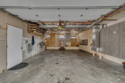 Garage -