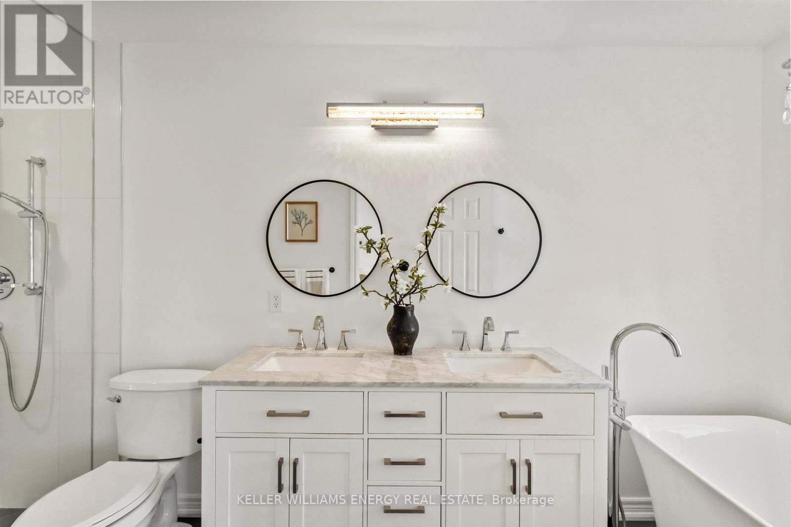 33 Tabaret Crescent, Oshawa (Windfields), ON - Indoor Photo Showing Bathroom