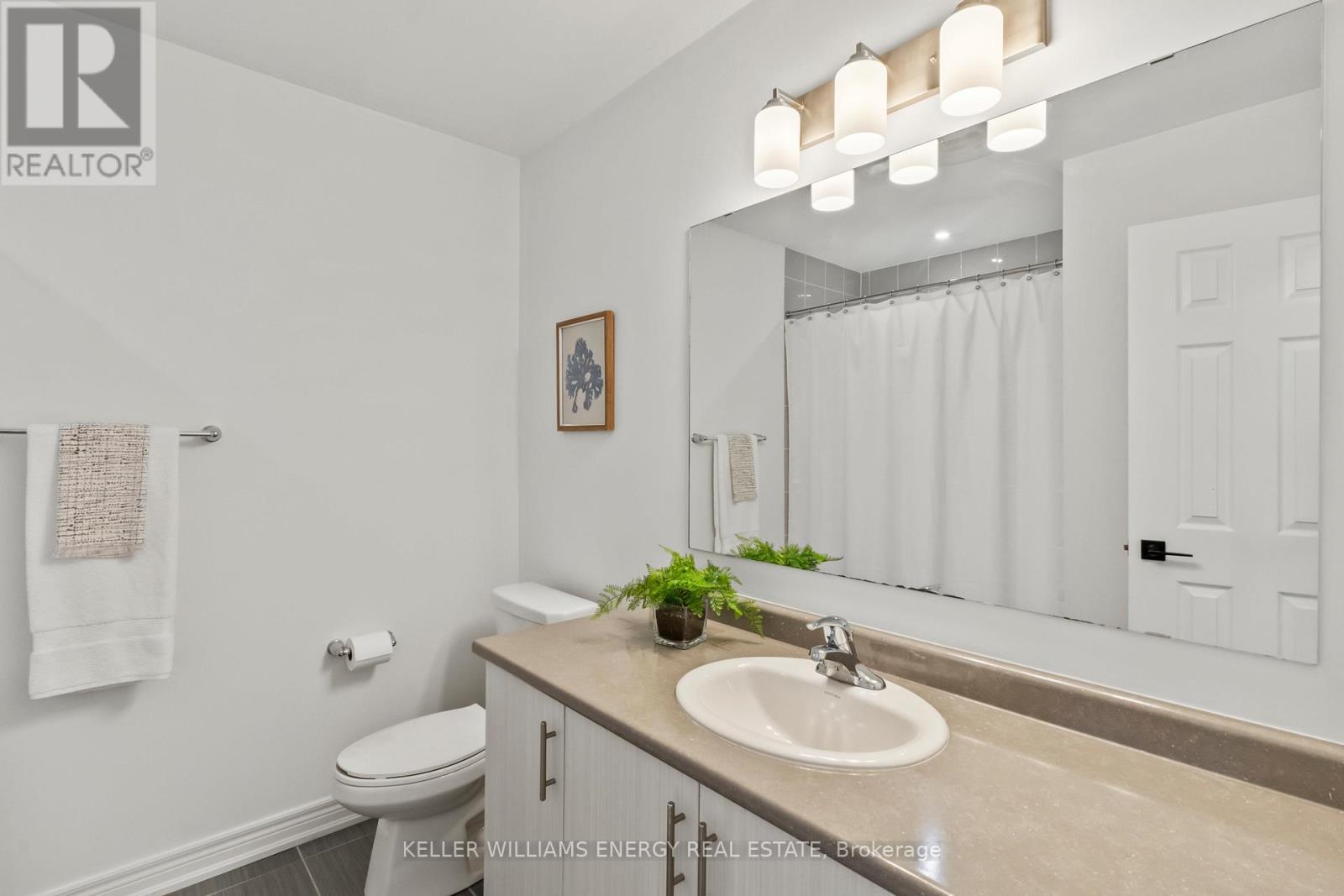 33 Tabaret Crescent, Oshawa (Windfields), ON - Indoor Photo Showing Bathroom