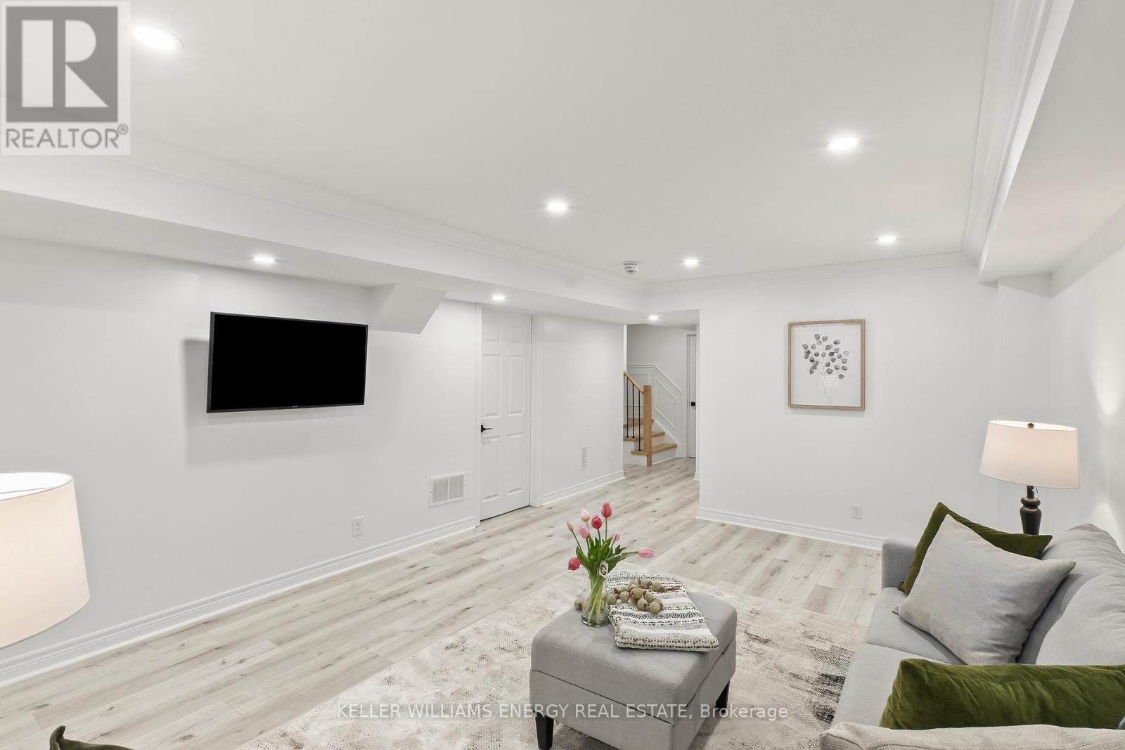 33 Tabaret Crescent, Oshawa (Windfields), ON - Indoor