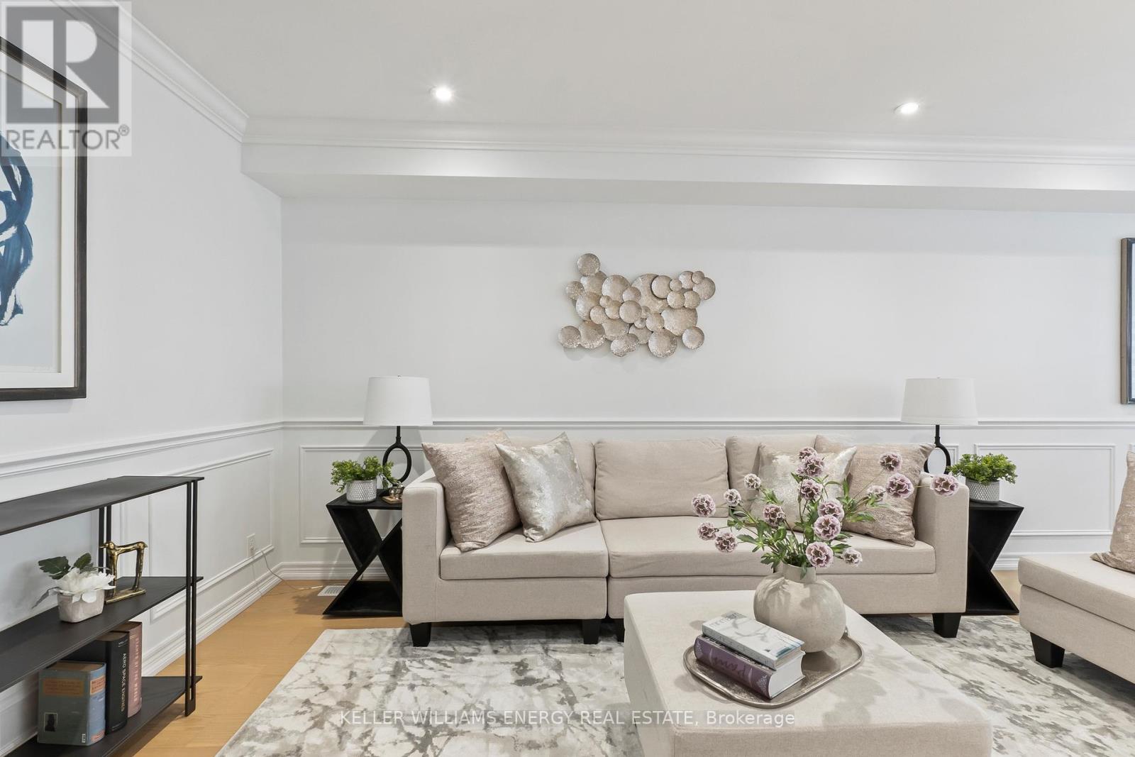 33 Tabaret Crescent, Oshawa (Windfields), ON - Indoor Photo Showing Living Room