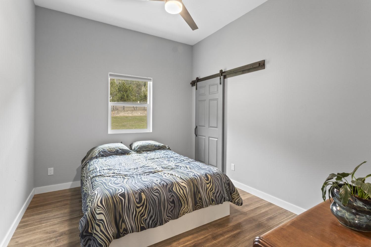 1087 Bear Brook Road, Arrow Creek, BC - Indoor Photo Showing Bedroom