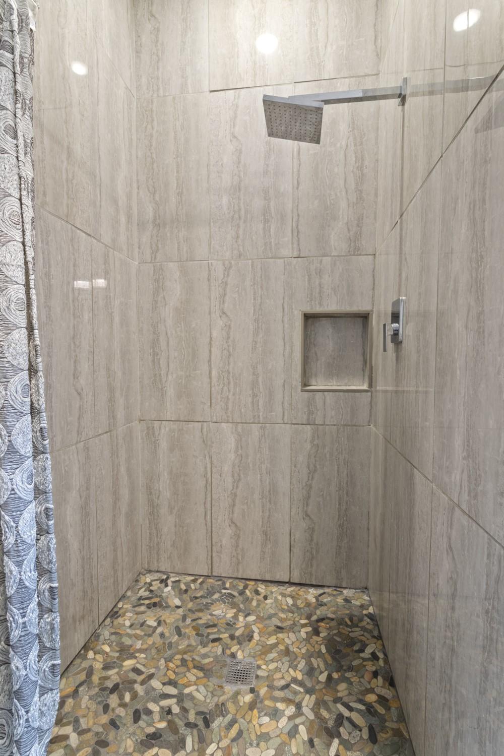 1087 Bear Brook Road, Arrow Creek, BC - Indoor Photo Showing Bathroom