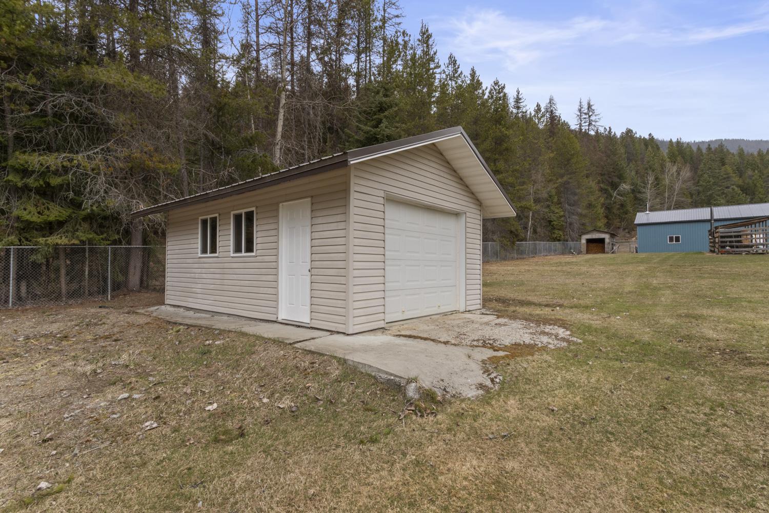 1087 Bear Brook Road, Arrow Creek, BC - Outdoor