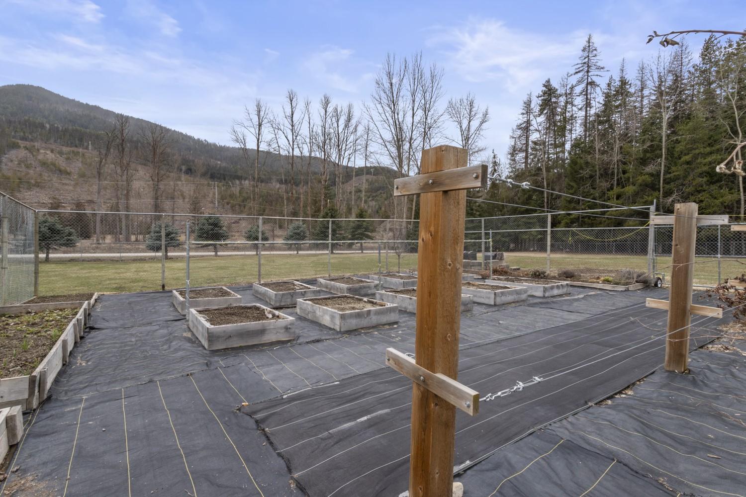 1087 Bear Brook Road, Arrow Creek, BC - Outdoor