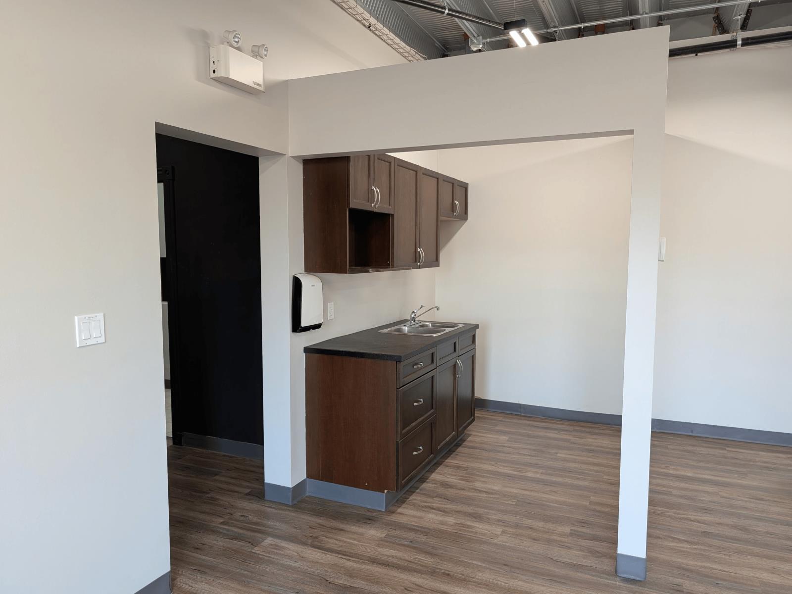 100 100, 330 Circle Drive, St. Albert, AB