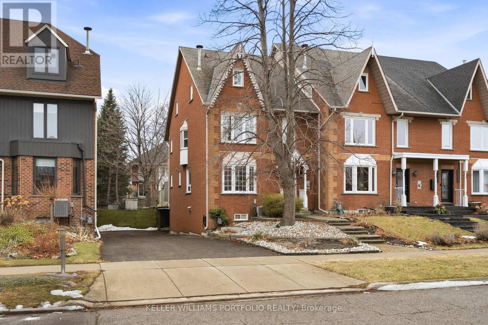 50 Edgewater Drive, Hamilton, ON - Outdoor With Facade