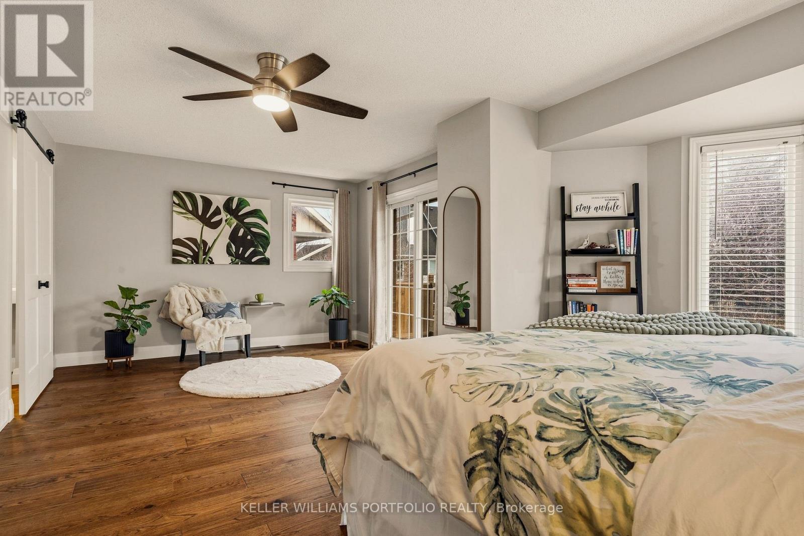 50 Edgewater Drive, Hamilton, ON - Indoor Photo Showing Bedroom