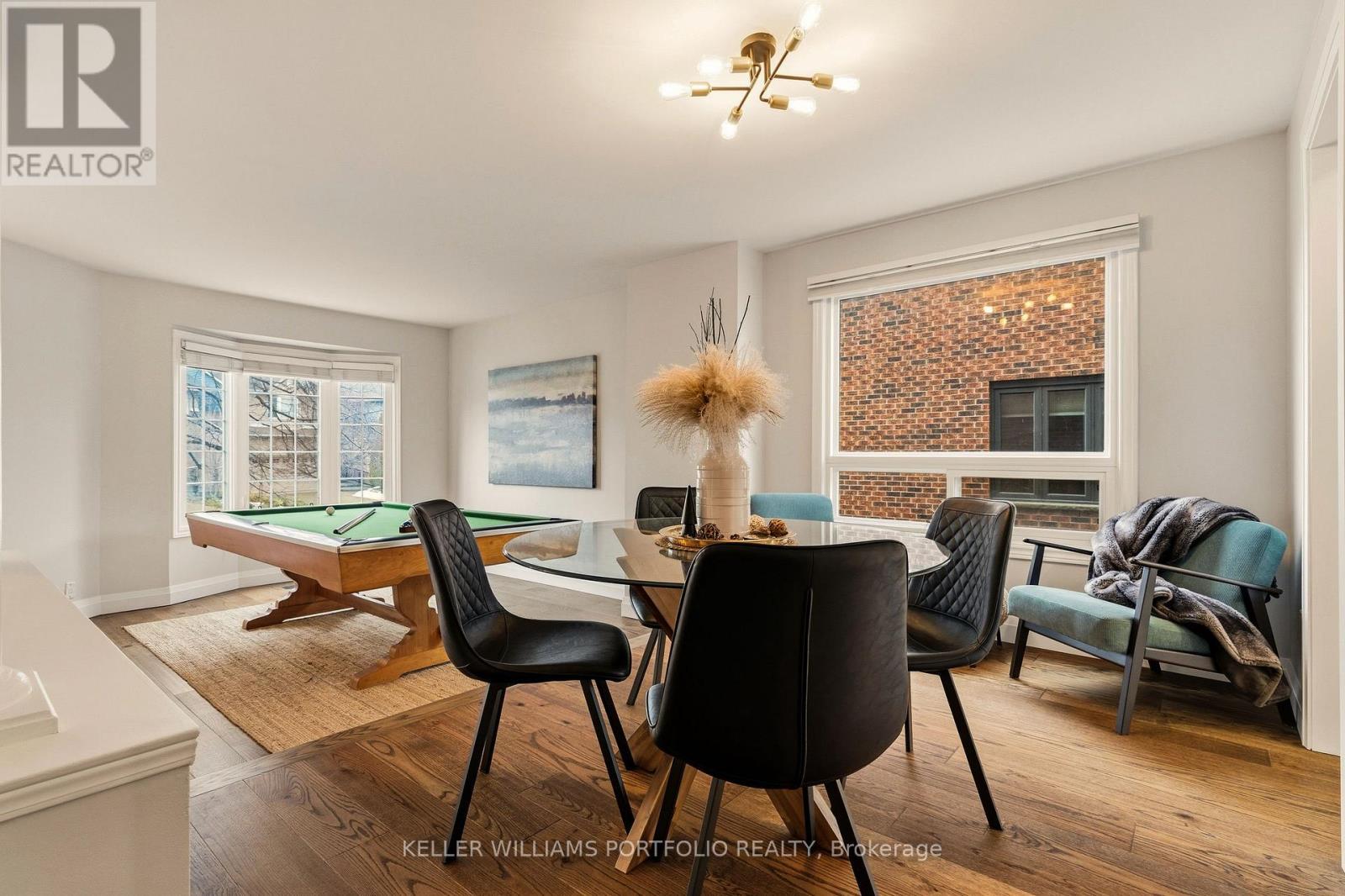 50 Edgewater Drive, Hamilton, ON - Indoor Photo Showing Dining Room