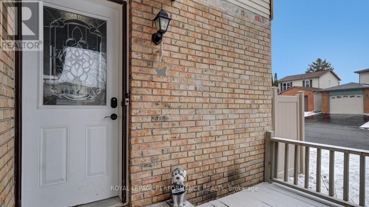 32 Brando Crescent, Ottawa, ON - Outdoor With Exterior