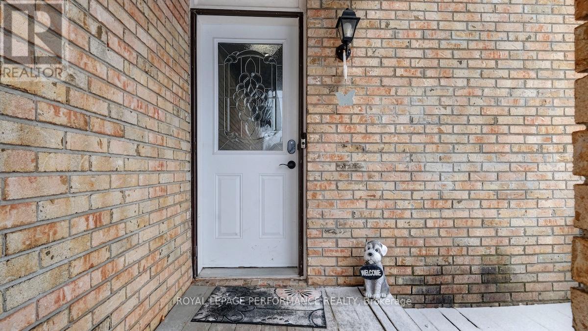 32 Brando Crescent, Ottawa, ON - Outdoor With Exterior