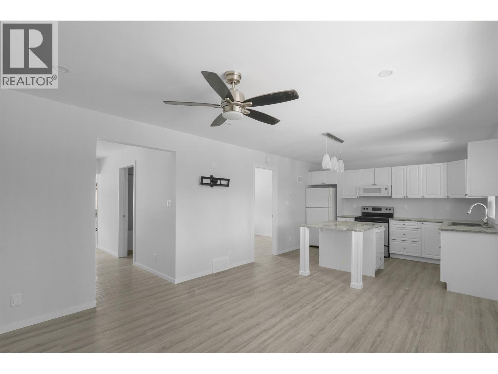 15 Gannet Crescent, Kitimat, BC - Indoor Photo Showing Kitchen