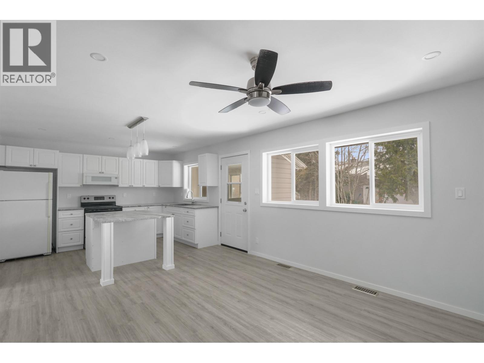 15 Gannet Crescent, Kitimat, BC - Indoor Photo Showing Kitchen