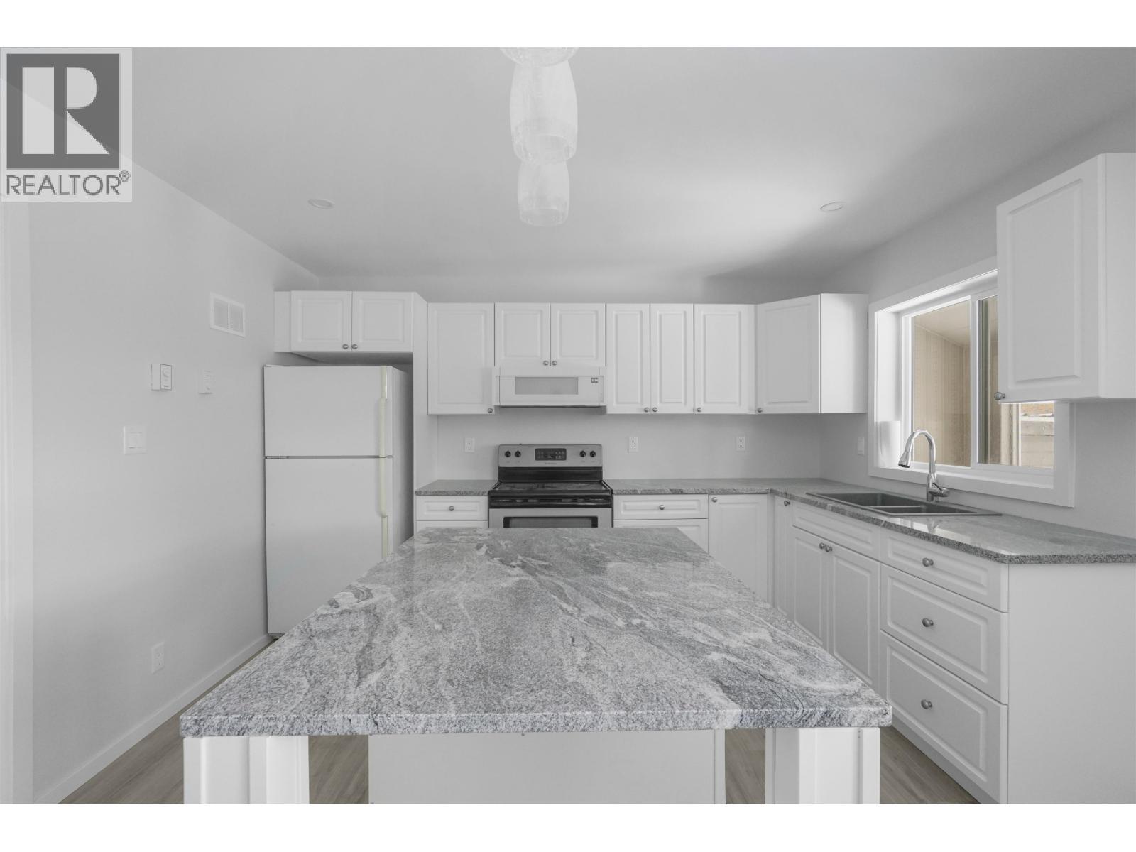 15 Gannet Crescent, Kitimat, BC - Indoor Photo Showing Kitchen