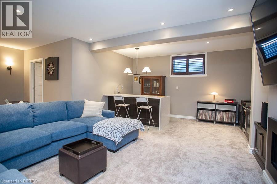 87 Allandale Crescent, Simcoe, ON - Indoor Photo Showing Living Room