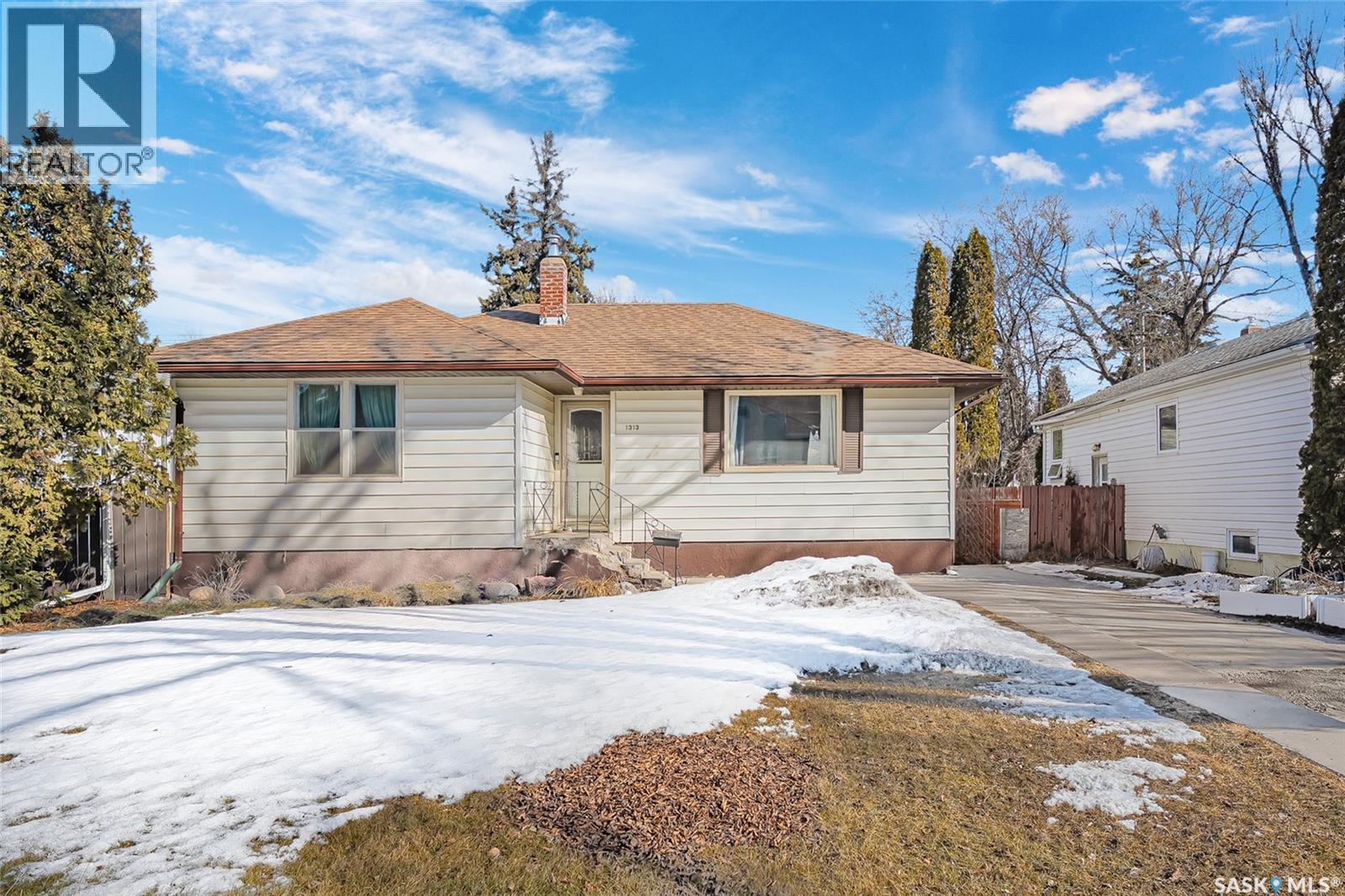 1313 9Th Street E, Saskatoon, SK - Outdoor