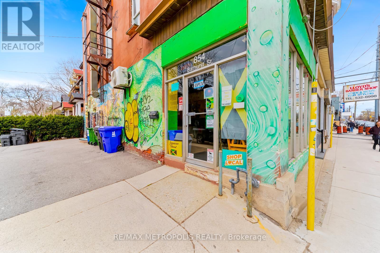 854 Bathurst Street, Toronto, ON
