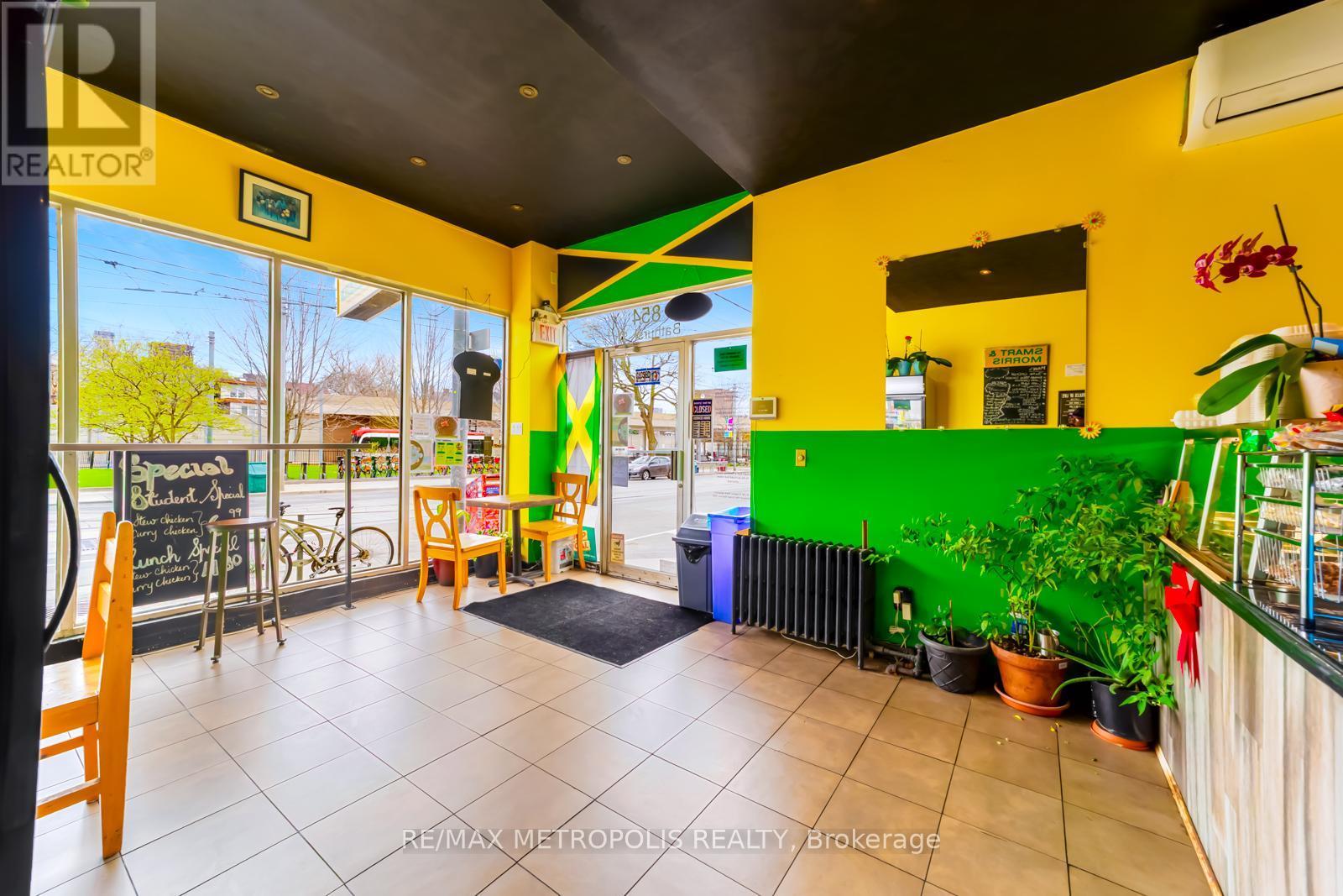 854 Bathurst Street, Toronto, ON
