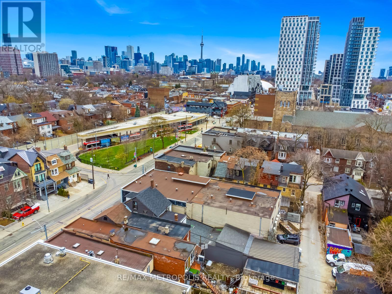 854 Bathurst Street, Toronto, ON