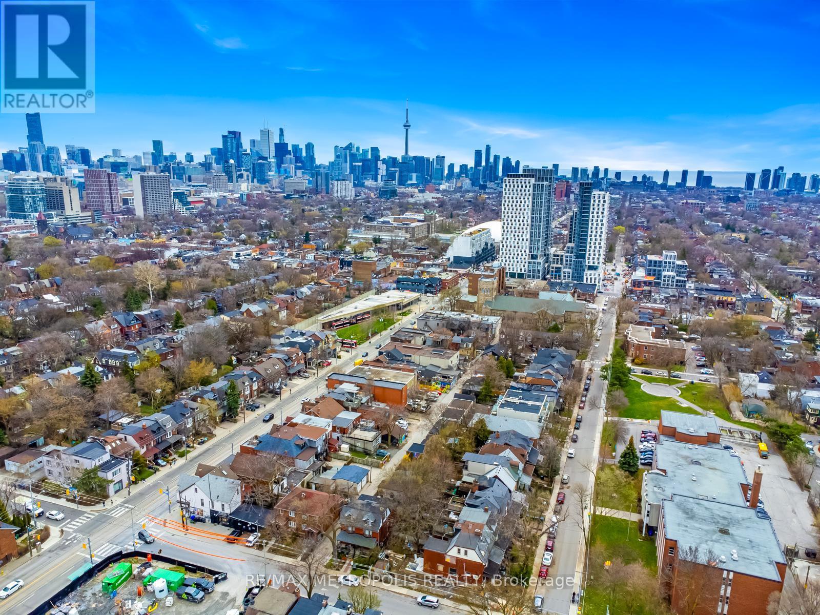 854 Bathurst Street, Toronto, ON